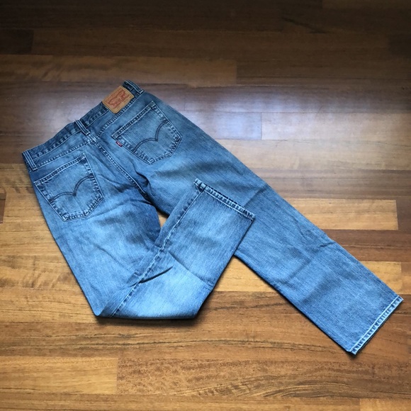 Levi’s 514 Straight Fit Jeans - Picture 2 of 4